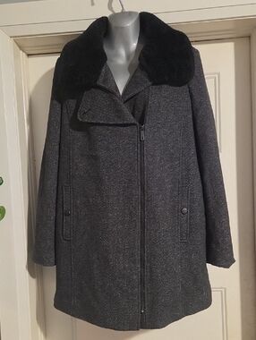 KENNETH COLE Women's Charcoal Wool-Blend Coat with Black Faux Fur Collar